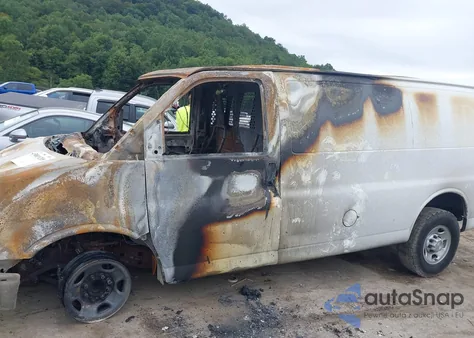 2020 Chevrolet Express G2500 z USA, uszkodzony, nr VIN 1GCWGAFP2L1274038